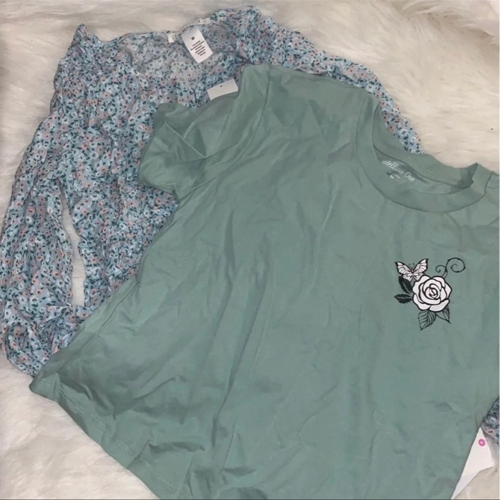Juniors/women’s tops